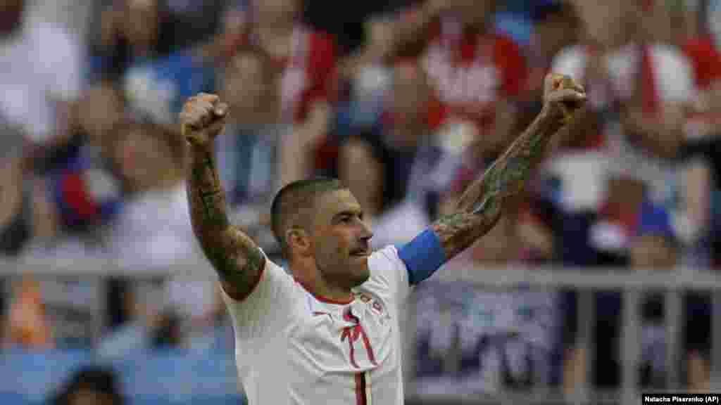 ሰርብያዊ ኣለክሳንደር ኮላሮቭ ሸቶ ኣመዝጊቡ ኣብ ዝጽንብለሉ ዝነበረ ህሞት