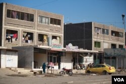 A photo shows a square of shops in The Apartments where militants stoned a young woman, according to residents, as they ramped up harsh punishments in the months before they were defeated, in Mosul, Iraq, Feb. 8, 2017. (H.Murdock/VOA)