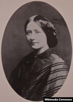 الن ترنن، معشوقه جوان چارلز دیکنز