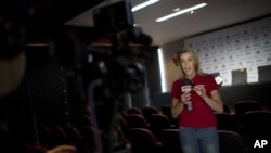 Gabriela Moreira durante una transmisión