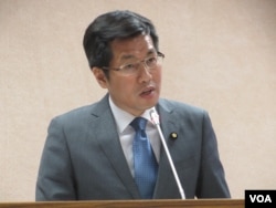 民进党立委罗致政（美国之音张永泰拍摄）