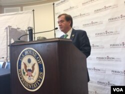 에드 로이스 미 하원 외교위원장이 24일 북한 인권과 종교자유에 대한 관심을 촉구하는 행사에서 연설하고 있다.