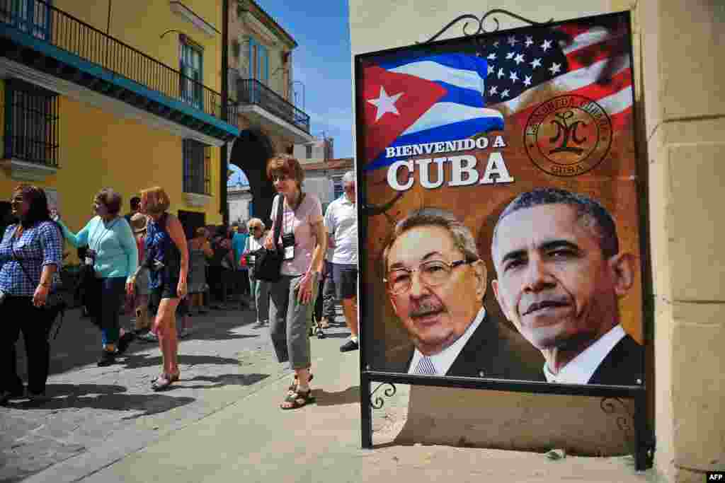 Pireezdantin Yunaaytid Isteets Baaraak Obaamaa Kuubaa dawwatan. (VOA)