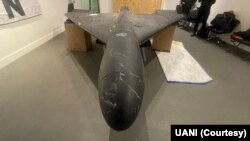 پهپاد شاهد ۱۳۶ ساخت جمهوری اسلامی، استفاده شده در جنگ روسیه و اوکراین، که با همکاری سازمان «اتحاد علیه ایران هسته‌ای» به آمریکا منتقل شده است - عکس از وال‌استریت ژورنال