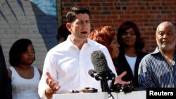 پل رایان روز سه شنبه در سخنانی در یک محله سیاهپوست نشین نزدیک واشنگتن پایتخت آمریکا، اظهارات دونالد ترامپ را رد کرد.