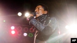 지난 2012년 저메인 잭슨이 뉴욕 브룩클린에서 공연 중이다.