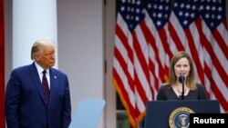Presidente Donald Trump e juíza Amy Coney Barrett na Casa Branca