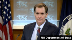 This photo shows participants crossing the Jiaozhou Bay Bridge as they compete in the 2017 Qingdao International Marathon on the Sea in Qingdao in China&#39;s eastern Shandong province.