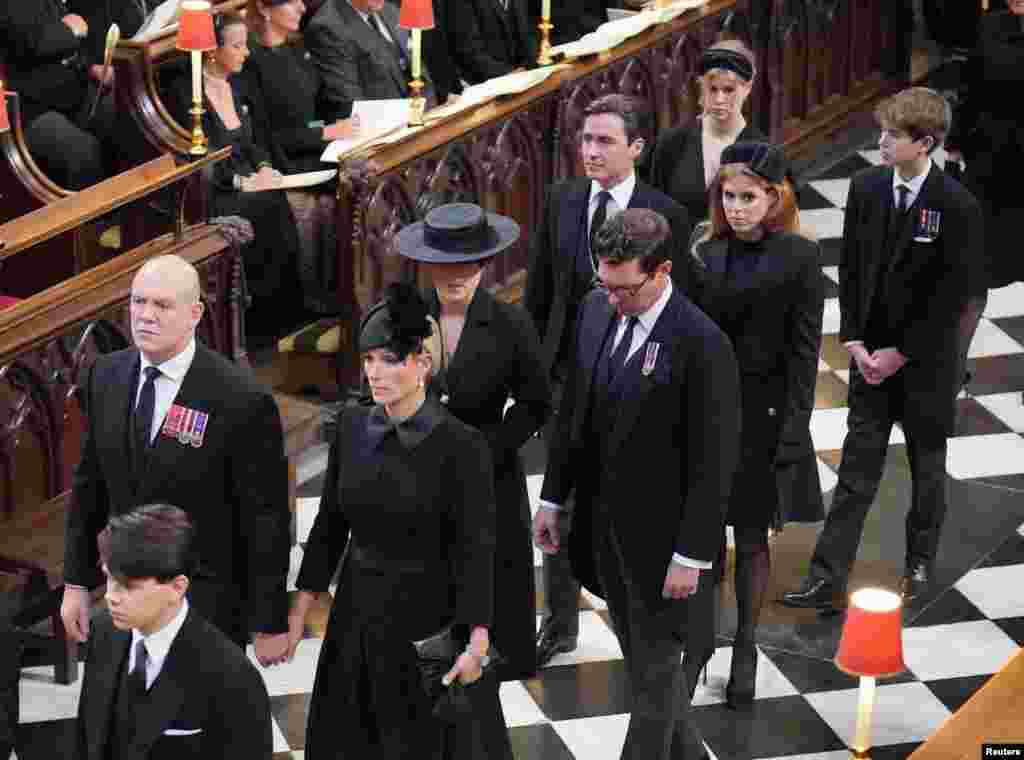 Members of the royal family (left to right, from front) Arthur Chatto and Daniel Chatto, Mike Tindall and Zara Tindall, Princess Eugenie and Jack Brooksbank, Princess Beatrice and Edoardo Mapelli Mozzi, Lady Louise Windsor and James, Viscount Severn &nbsp;arriving at the State Funeral of Queen Elizabeth, held at Westminster Abbey, London, Sept. 22, 2022.