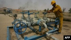 تاجران افغان می‌گویند که سرمایه گذاری در بخش نفت می‌تواند افغانستان را به خودکفایی برساند