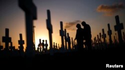 آمار خودکشی در امریکا در سالهای ۲۰۰۶ که آغاز مشکلات اقتصادی و بحران مالی جهان بود، بیش از هر وقت افزایش داشت.