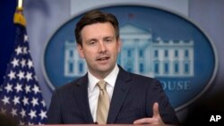 Juru bicara Gedung Putih, Josh Earnest.