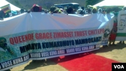 Some Zimbabweans attending a rally addressed recently in Manicaland province by Mrs. Grace Mugabe. (Photo: VOA)