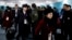 朝鲜冬奥会代表队成员抵达韩国平昌的奥林匹克村。（2018年2月1日）