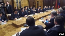 西方制裁考验俄中关系。中国领导人习近平去年3月访问俄罗斯国家杜马。(美国之音白桦 拍摄)