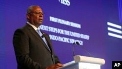 2022年6月11日，美国国防部长奥斯汀在新加坡举行的香格里拉对话的全体会议上发表讲话。 