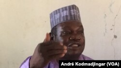 Barka Michel, porte-parole de la plateforme syndicale revendicative à N'Djamena, le 15 mars 2018. (VOA/André Kodmadjingar)