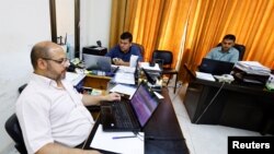 کارمندان فلسطینی در غزه. آرشیو