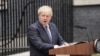 រូបឯកសារ៖ លោក Boris Johnson ក្នុងពេល​លោក​កាន់តំណែង​ជា​នាយក​រដ្ឋមន្ត្រី​អង់គ្លេស បាន​ធ្វើ​សេចក្តី​ថ្លែងការណ៍​មួយ​នៅ​ផ្លូវ Downing Street ក្នុង​ទីក្រុង​ឡុងដ៍ កាលពី​ថ្ងៃទី៧ ខែកក្កដា ឆ្នាំ២០២២។