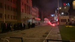 Нереди пред Собранието - повредени полицајци, приведени демонстранти