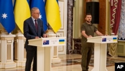 صدراعظم آسترالیا و رییس جمهور اوکراین هنگام کنفرانس خبری مشترک در کیف، پایتخت اوکراین