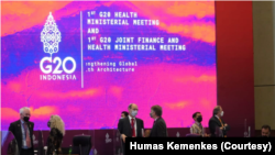 គណៈប្រតិភូចំនួន 80 នាក់បានចូលរួមកិច្ចប្រជុំលើកដំបូងរបស់រដ្ឋមន្ត្រីសុខាភិបាល G20 ដោយជួបផ្ទាល់​ និងតាមអនឡាញ នៅទីក្រុង Yogyakarta ប្រទេសឥណ្ឌូនេស៊ី ថ្ងៃទី២០-២១ ខែមិថុនា ឆ្នាំ២០២២។ (រូបថត៖ ក្រសួងទំនាក់ទំនងសាធារណៈ)
