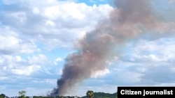 စစ်ကိုင်းတိုင်း၊ ဆားလင်းကြီးမြို့နယ်၊ လက်ပံတောင်းတောင်ကြေးနီစီမံကိန်းနားက မိုးကြိုးပြင်ရွာ (မြောက်) နဲ့ပတ်ဝန်းကျင်တဝိုက်ကရွာတွေ မီးရှို့ခံရပုံ။ (ဓာတ်ပုံ-CJ)