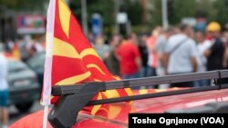 Не гледаме дека педесет проценти од испитаниците велат дека немаат доверба воопшто во кој било политичар што е сега актуелен, вели аналитичарот Арсовски