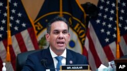 阿吉拉尔众议员在众议院调查1月6日冲击国会事件的委员会的听证会上发言。(2022年6月16日)