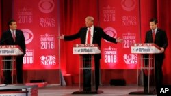 Kandidat capres AS dari Partai Republik: dari kiri Senator Ted Cruz, Donald Trump, dan Senator Marco Rubio, saat debat di Peace Center, Greenville, South Carolina (13/2).