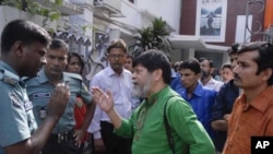 画廊主持人要求警方离开影展现场