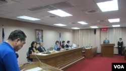 台湾立法院外交及国防委员会10月27号质询的情形(美国之音张永泰拍摄)