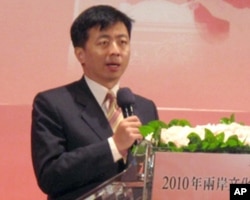 台湾文建会主委盛治仁