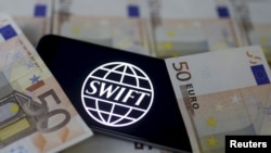  وزیر نفت هند گفت ایران ۶ میلیارد و ۴۰۰ میلیون دلار پول بلوکه شده در هند دارد