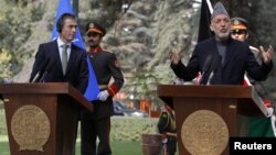 افغان صدر حامد کرزئی اور نیٹو کے سیکرٹری جنرل راسموس کی کابل میں مشترکہ پریس کانفرنس