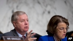 El presidente del Comité Judicial del Senado, Lindsey Graham, y la Senadora Dianne Feinstein, en Capitol Hill en Washington. Enero 15, 2019. Foto AP
