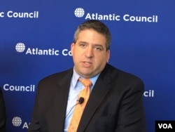 前美国国防部东亚事务副助理部长邓志强（Abraham Denmark，美国之音钟辰芳拍摄）