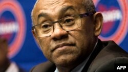 Le président de la CAF, Ahmad Ahmad, lors d'une conférence de presse à Johannesburg, Afrique du Sud, le 7 avril 2017.