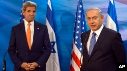 2015年11月24日美国国务卿克里在耶路撒冷与以色列总理内塔尼亚胡(右)会谈