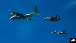 美国海军陆战队军机在日本海岸线相撞