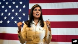 角逐美国共和党总统候选人提名的妮基·黑利(Nikki Haley)2024年1月17日在新罕布什尔州竞选。（美联社）