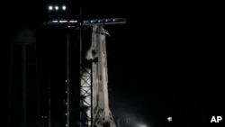 在佛罗里达州肯尼迪航天中心，美国航空航天局和SpaceX推迟了原定于周一向国际空间站发送4名成员的计划。（2023年2月27日）