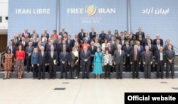 دهها نفر از چهره های سیاسی در گردهمایی مجاهدین خلق شرکت داشتند.