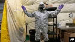 Seorang staff kelautan Cape Ray berada di kapal tersebut untuk menetralisir senjata kimia Suriah. (Foto: dok)