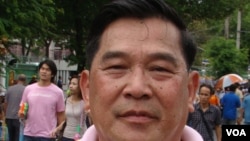 General Kittisak Rathprasert at Anti-Government Rally Bangkok November 24, 2012 (VOA Photo R. Corben).