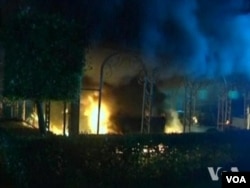 2012年9月11日晚上，美国驻利比亚班加西领馆遭伊斯兰武装分子袭击，起火燃烧