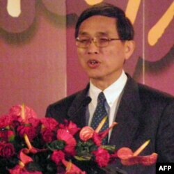 台湾经济部长施颜祥发表演讲