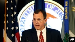 پیشتر، اسکات مورای دادستان کل منطقه نیوهمشایر خبر پذیرش جرم از سوی آیدن دیویدسون یا حامد علی‌آبادی را داده بود. 