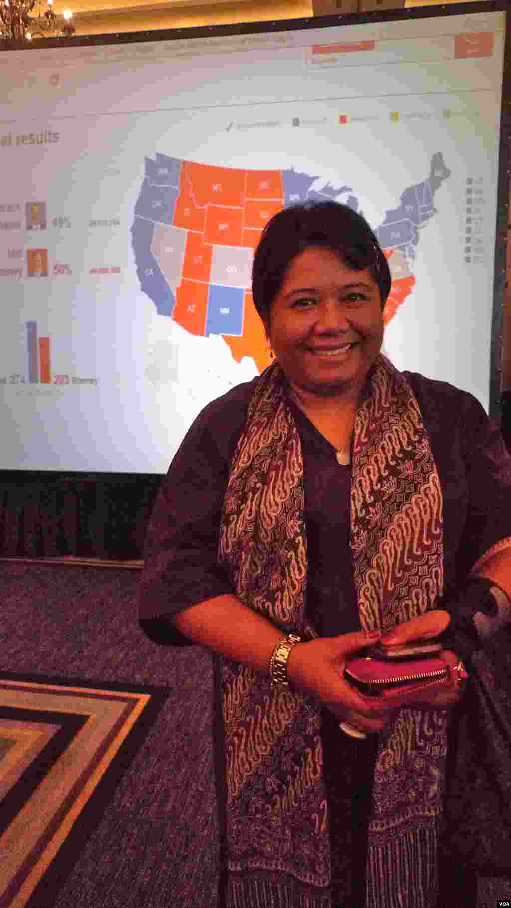 Ima Abdulrahim, direktur eksekutif Habibie Center di Indonesia, mengatakan &quot;kemenangan Obama lebih baik untuk Asia.&quot; (S. Schondart/VOA)