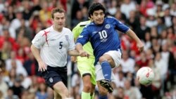 مارادونا برای چندین سال کپتان تیم ملی فوتبال ارجنتاین بود